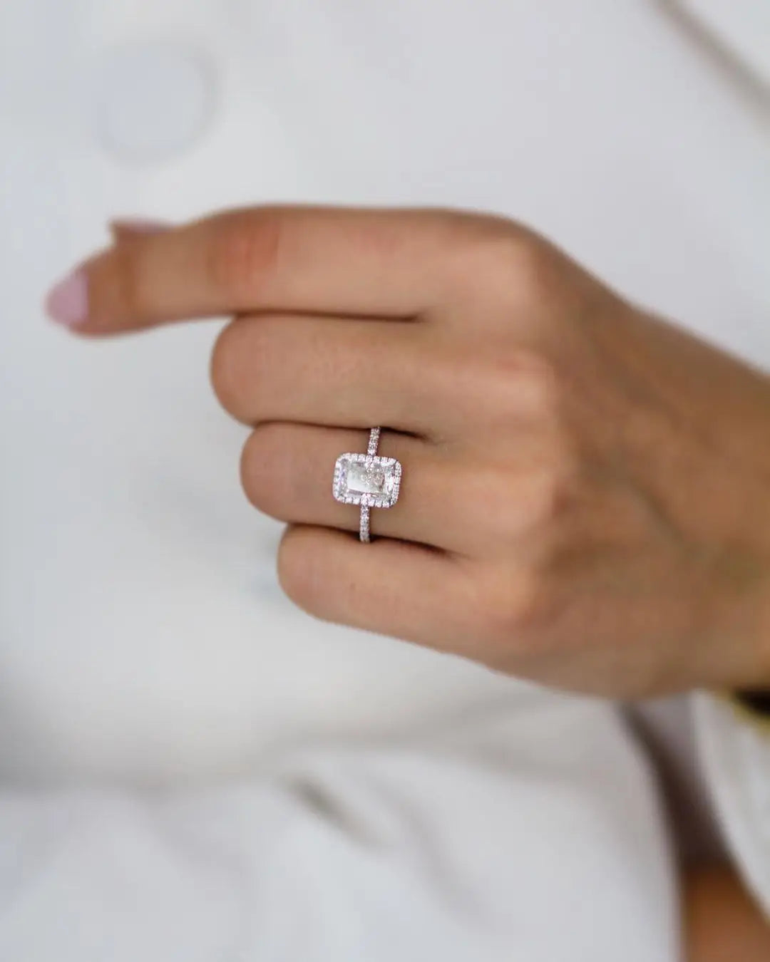 Mila Jewelry Engagement Ring with 4 Carat Moissanite Stone for Women, 18k Gold, 7.5 x 10 mm, Radian Cut, Wedding Rings, Luxury Accessories