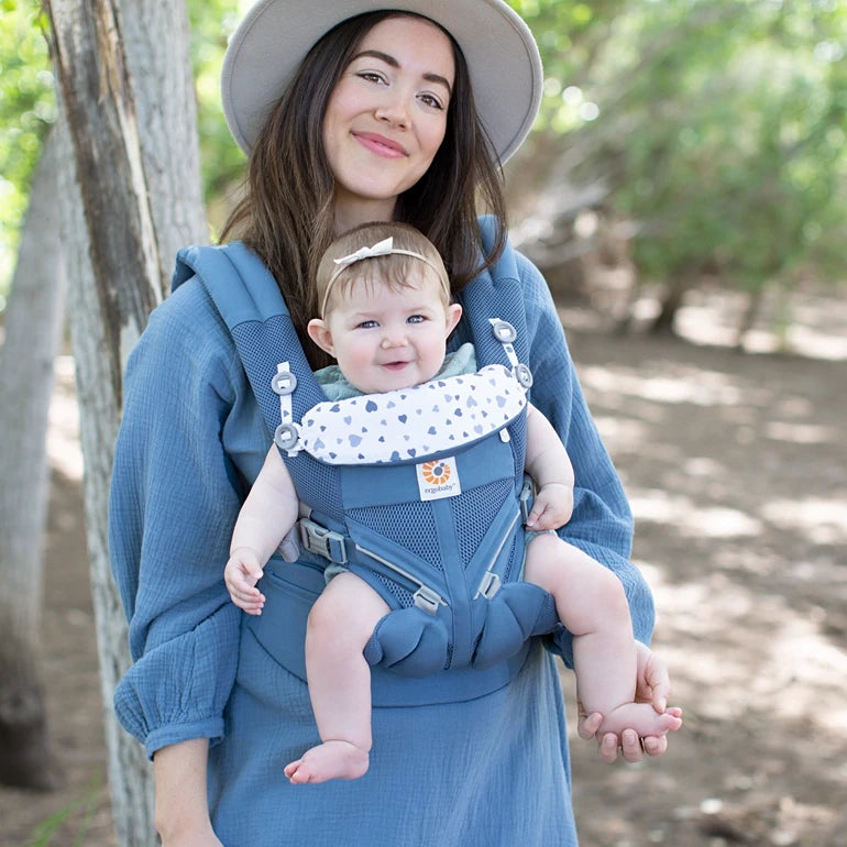 Ergobaby All Carry Positions Breathable mesh baby carrier, enhancing lumbar support and airflow (7-45 pounds)